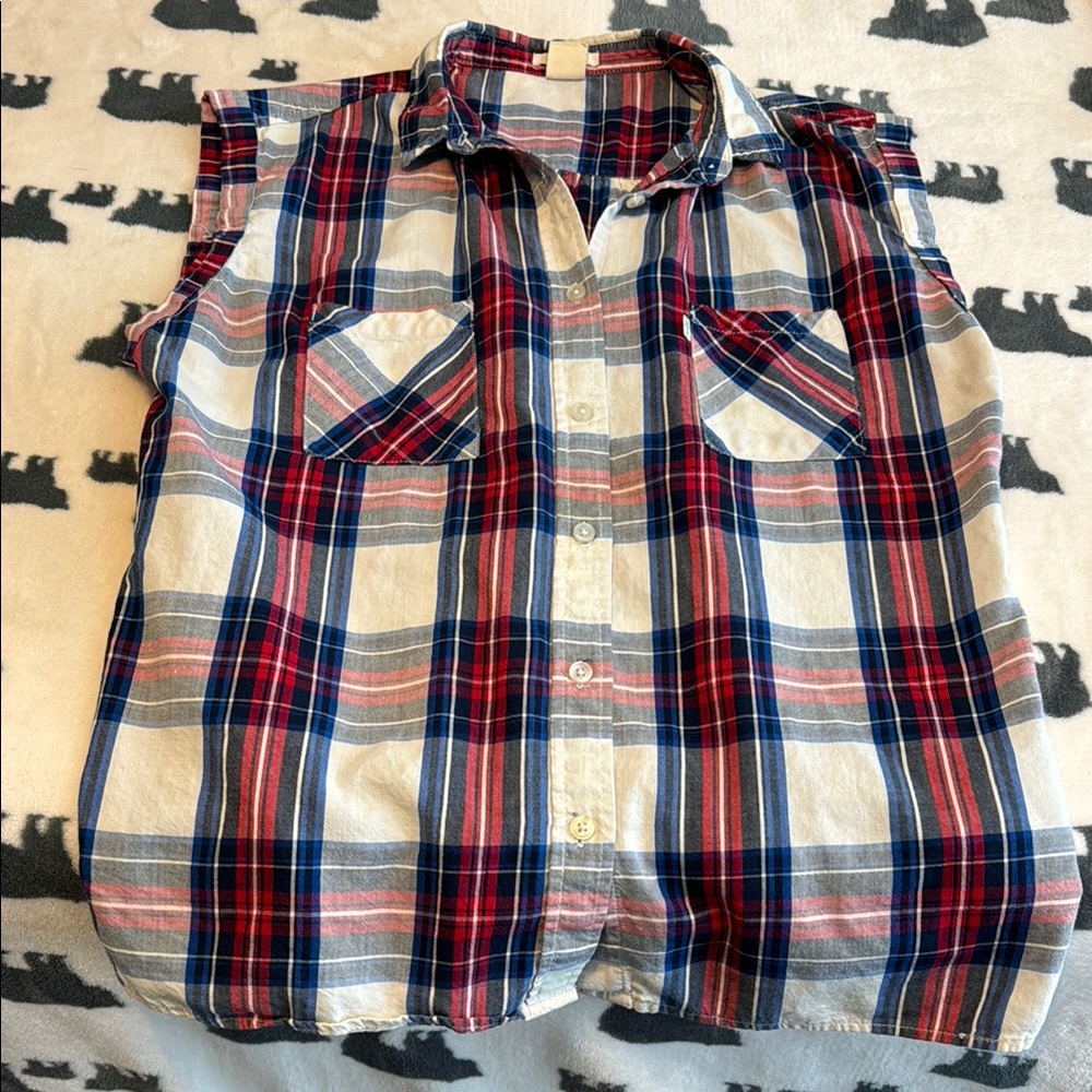 Levi’s Plaid Sleeveless Button-Up Shirt